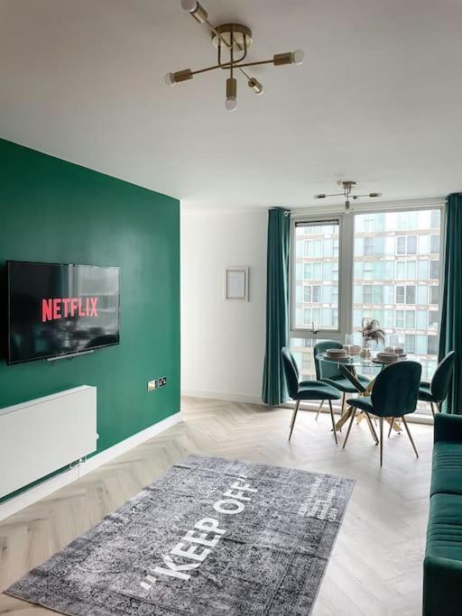 City Center Refurbished Apt With Balcony Milton Keynes Exterior photo